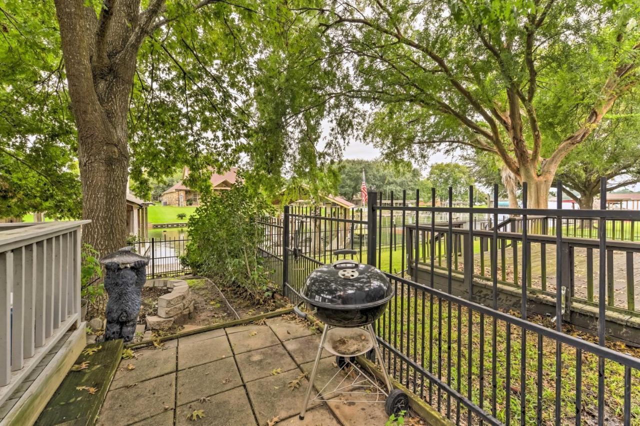 Quiet Lake Conroe Townhome With 2 Boat Slips! Willis Exterior photo